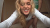 Jolie blonde se faire prendre dans la chambre d'hotel