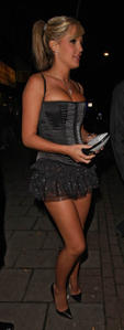 danielle-lloyd-tart-6-big.jpg
