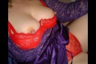 lolo-en-tenue-sexy-rouge