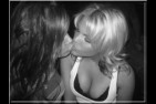 girlskiss01a.jpg