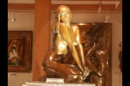 statue001.jpg