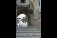 Un escalier. j'adore les escaliers! (01)