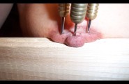 Aiguilles dans les seins (144)