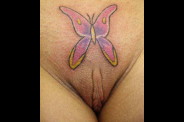 genital-tattoos-shaved-pussy