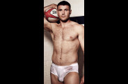 Ben Cohen torse nu