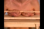 Aiguilles dans les seins (185)