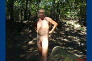 tout nu dans les bois