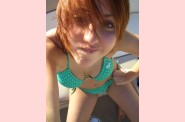 juin-2008--cutie_in_a_green_bikini.jpg