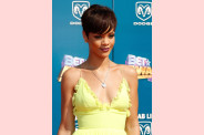 Rihanna-b-sexyreport--15-.jpg