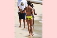 Rihanna-paparazzi-beach--6-.jpg