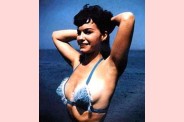 Betty-Page-et-la-mer