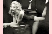 Madonna en lingerie fine sexy pour son parfum.theassbook.er