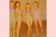 theassbook.erog.fr-Selena Gomez embrasse une fille-PHOTOS-s