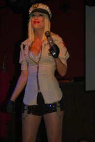 tori-spelling-pussycat-3-big.jpg