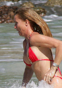 nicollete-nipple-slip-big-copie-1.jpg
