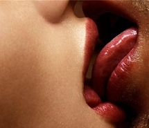 dico-french-juicy-kiss-sexy-tongue.jpg