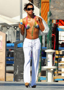 eva-longoria-birth-bikini-13-big.jpg