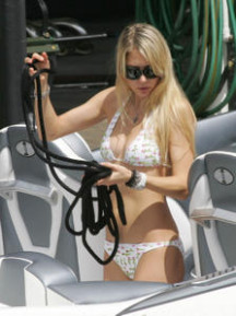 anna-kournikova-oct-bikini-big.jpg