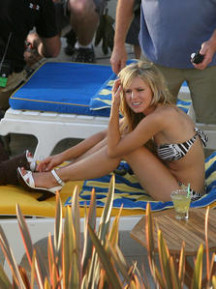 k-bell-heroes-bikini-3-big.jpg