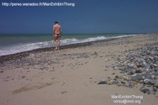 ManExhibInThong - 2005 mai - 1ere sortie plage - nouveau st