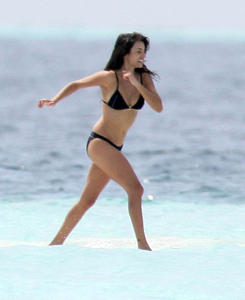 pene-cruz-oct-bikini-2-big.jpg
