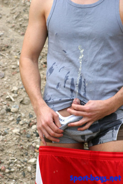 tumblr_mw7x1ebYnt1rocs7mo9_250.jpg
