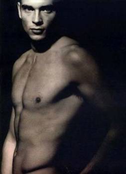 tomwelling.jpg