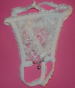 C---string-BL-coeur-strass.jpg