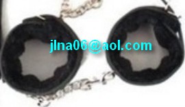 100391 Bracelets simili noir avec fourrure 38 cm pour poign