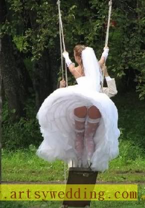 funny-wedding-picture-photograph-nake-sexy-bride-artsyweddi