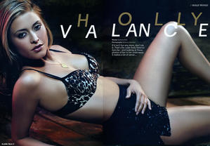 holly-valance101802.jpg