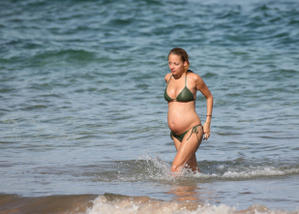 nicole-richie-bikini-pregnant-big.jpg