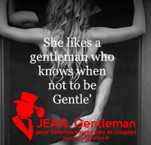 Cet escort boy romantique glisse sa main dans mes cheveux