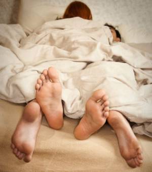 un-couple-dans-un-lit-illustration_17990_w300.jpg