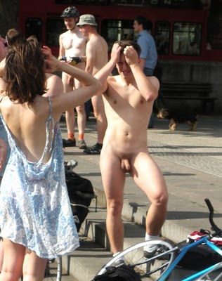 naked in the street04