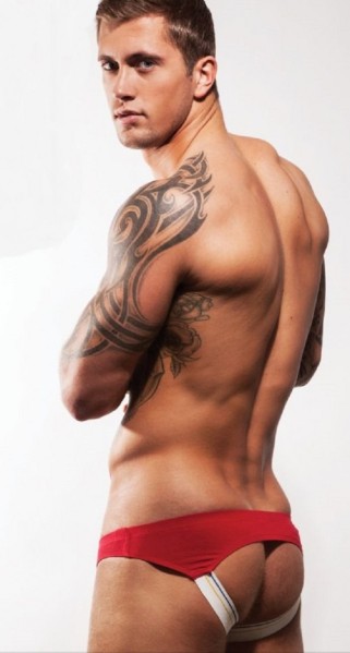 tumblr_n1ruekSPx31rr8br7o1_1280-630x1176.jpg