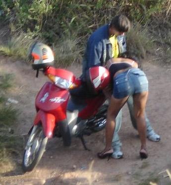 outdoor-blowjob-on-motocycle