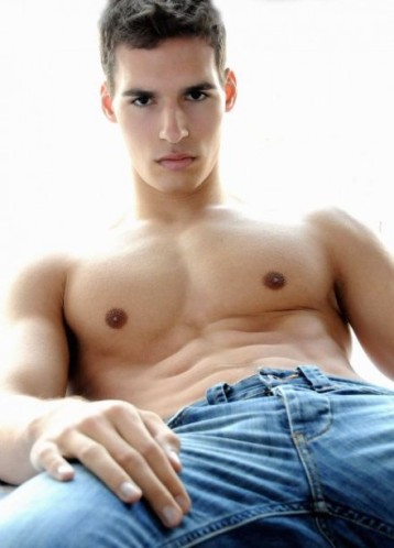 hot view-440x613