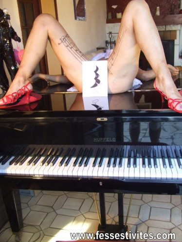 21 juin fête de la musique photo érotique piano escolia