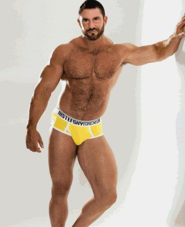 Sexy men in yellow underwear cumshotlube (7)