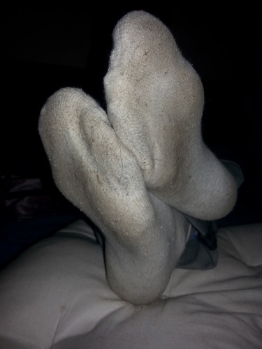 mes pieds nus lesbiens noémie chausette blanche
