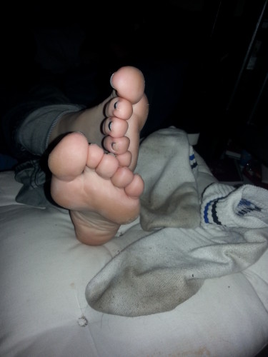mes pieds lesbiens noémie pieds nus