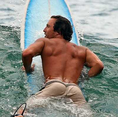 matthew_mcconaughey_surfing_2007_1.jpg