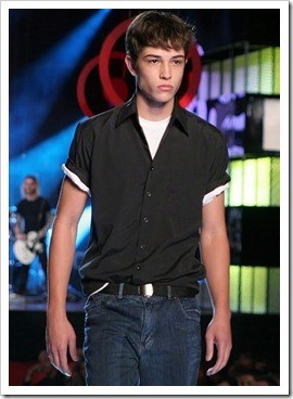Teen boys can be sexy also with clothes on17