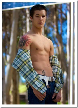 Teen boys can be sexy also with clothes on12