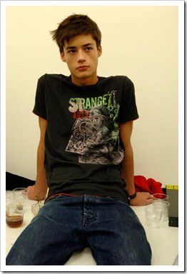 Teen boys can be sexy also with clothes on09
