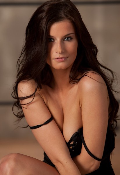 megan-in-glamour-girl3.jpg