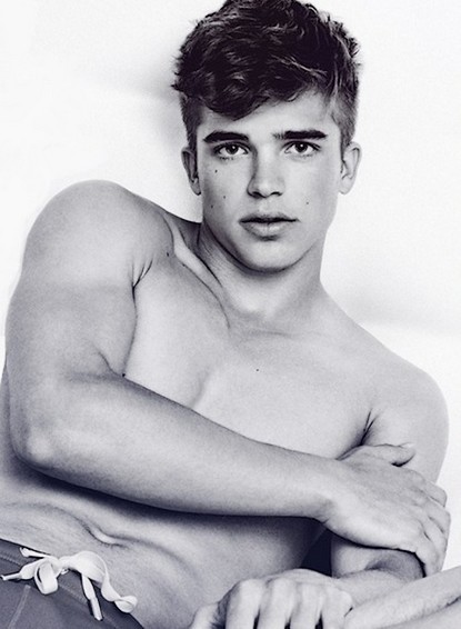 River-Viiperi---Mannequin-Star.jpg