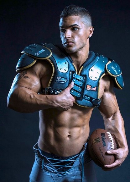 SEXY-MAN---FOOTBALLEUR-AMERICAIN.jpg