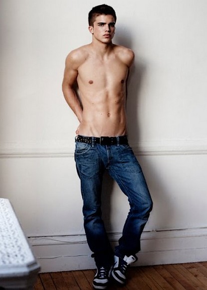 River-Viiperi---Mannequin-Star.jpg